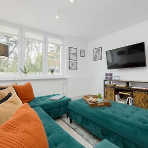 https://schillera-apartments-warsaw-by-renters.warsawhotelspoland.com